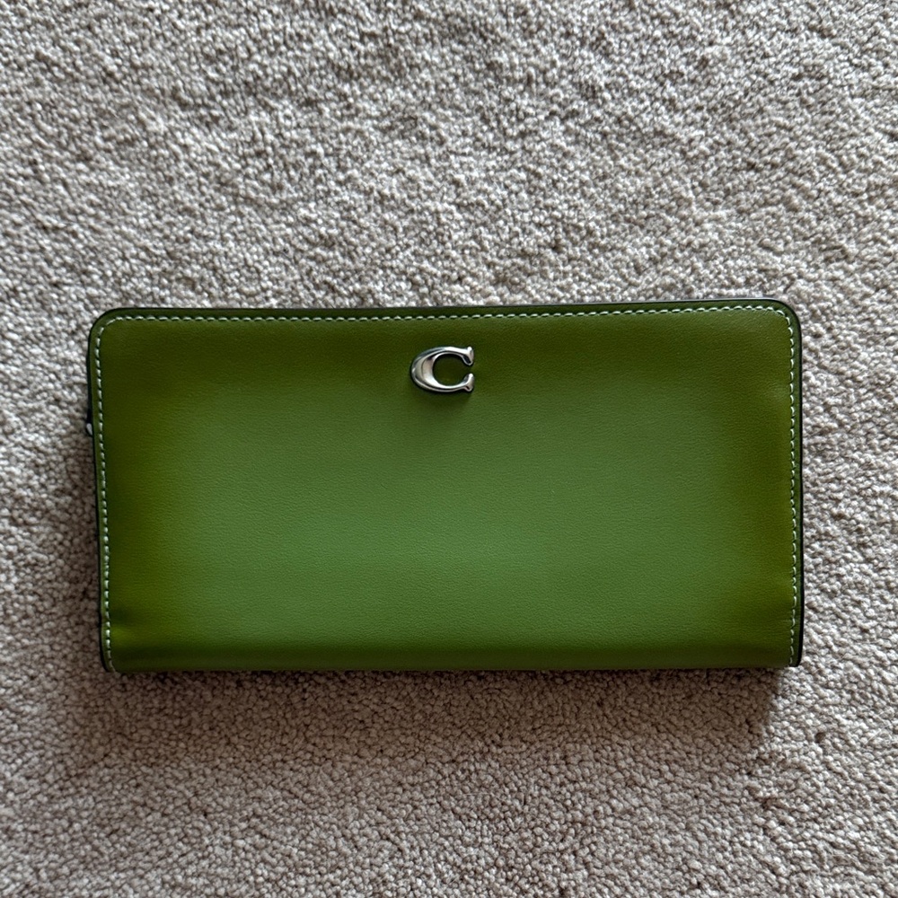 NWOT Coach skinny wallet